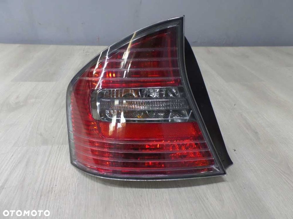 SUBARU LEGACY IV BL SEDAN 03-09 LAMPA TYL LEWA - 1