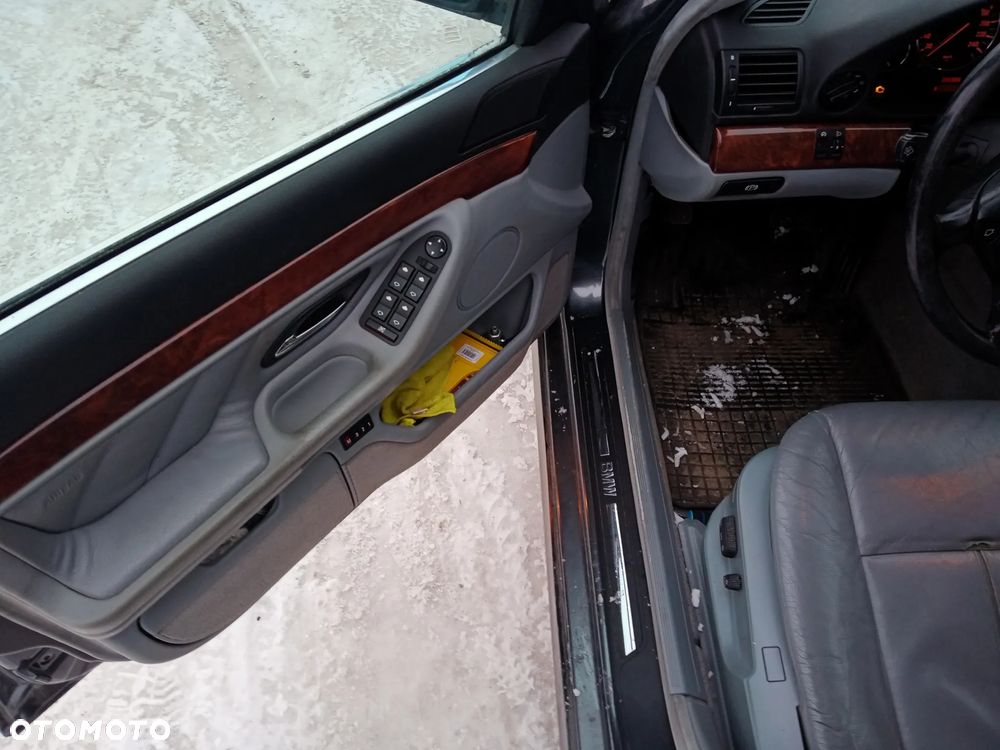 BMW Seria 7 - 11