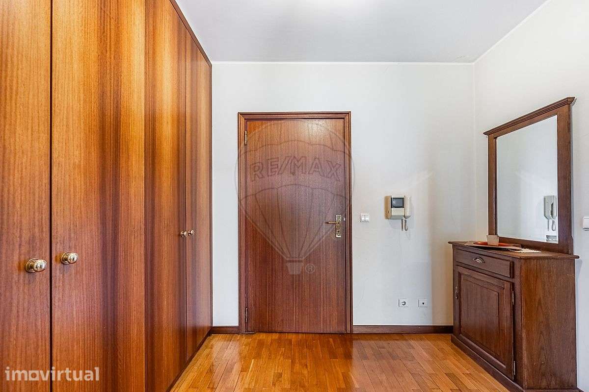 Apartamento T2 na zona de Monte Burgos, em Matosinhos! - Grande imagem: 2/26
