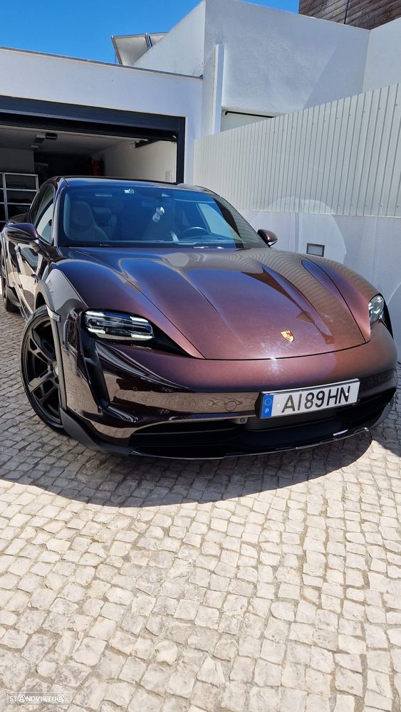 Porsche Taycan Cross Turismo 4 - 17