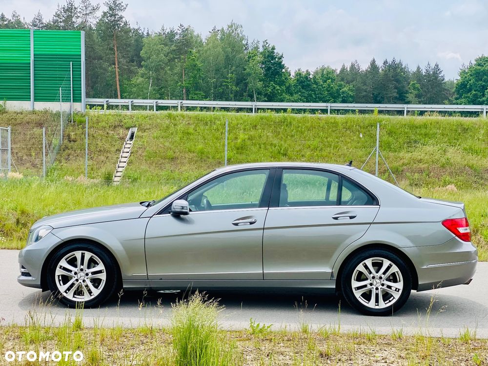 Mercedes-Benz Klasa C 180 CGI BlueEff Avantgarde - 22