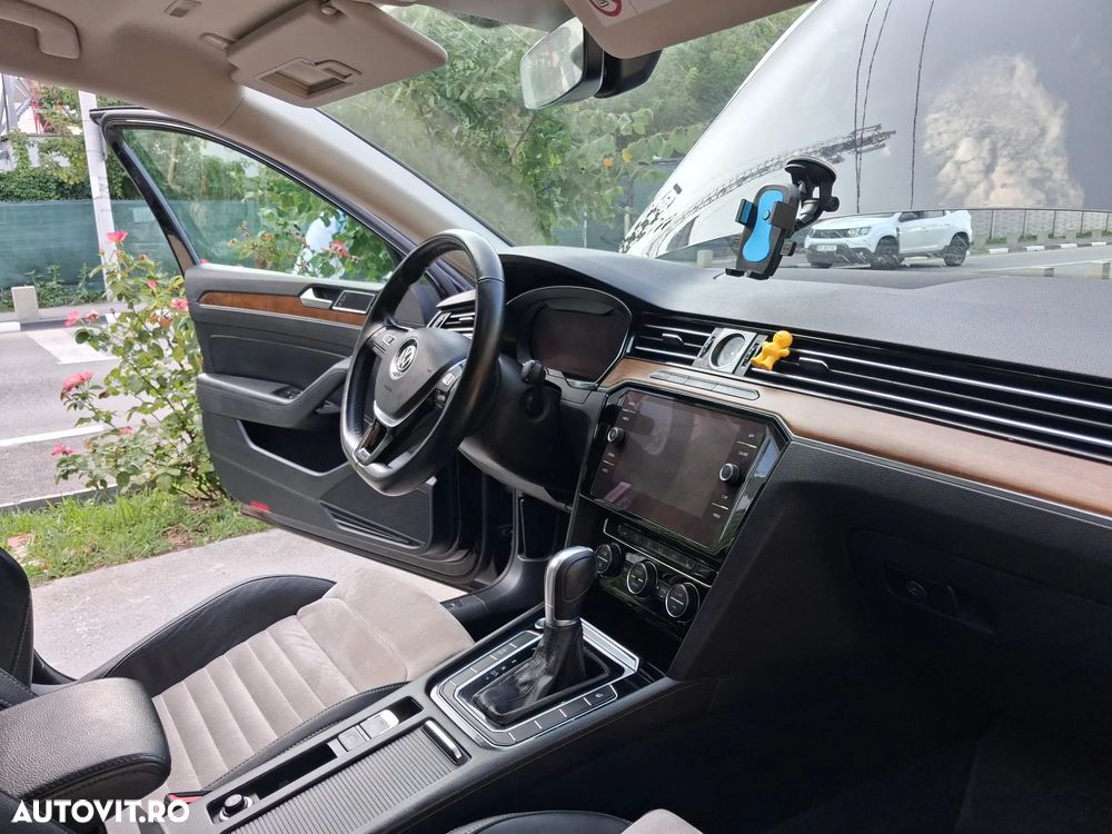 Volkswagen Passat - 11