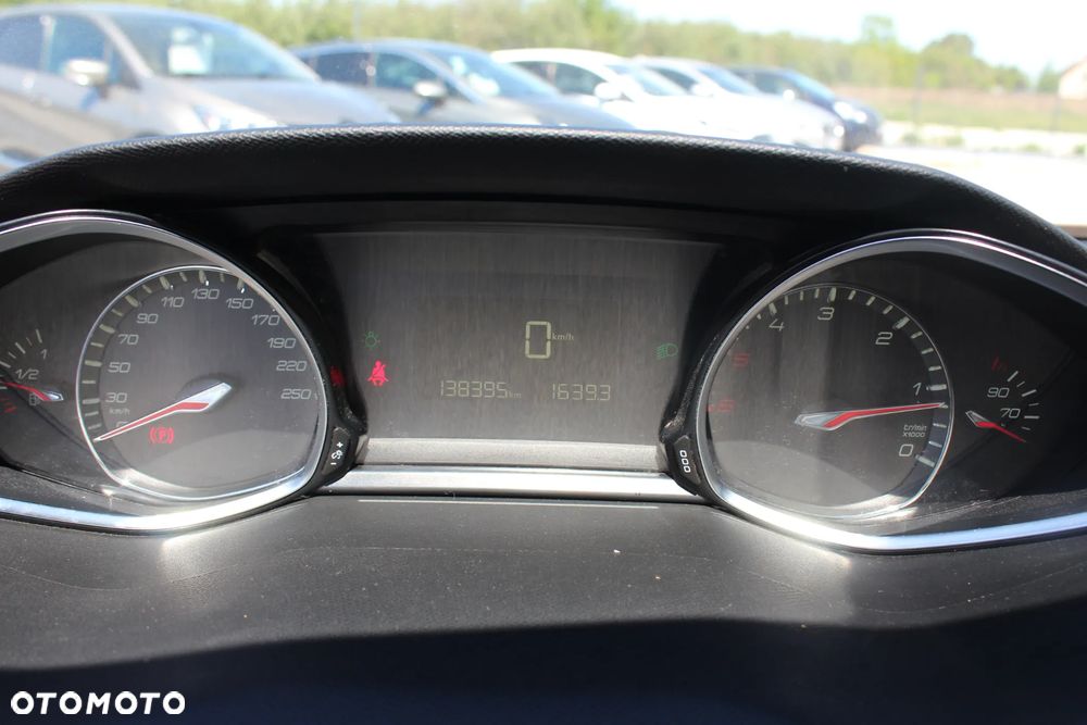 Peugeot 308 2.0 HDi Allure - 32