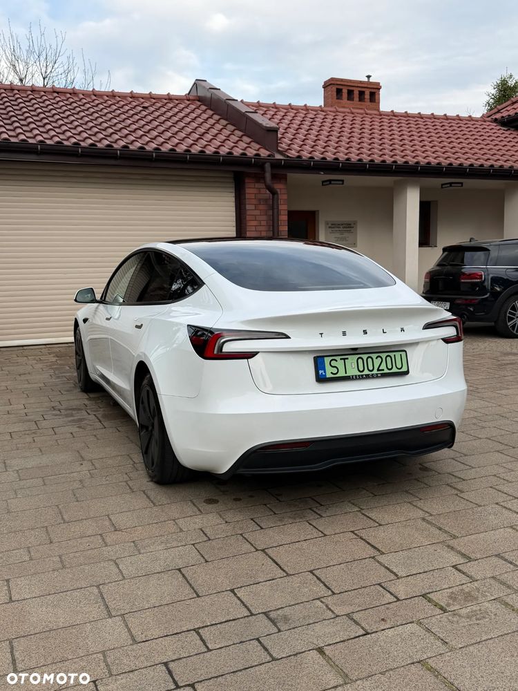 Tesla Model 3 - 3
