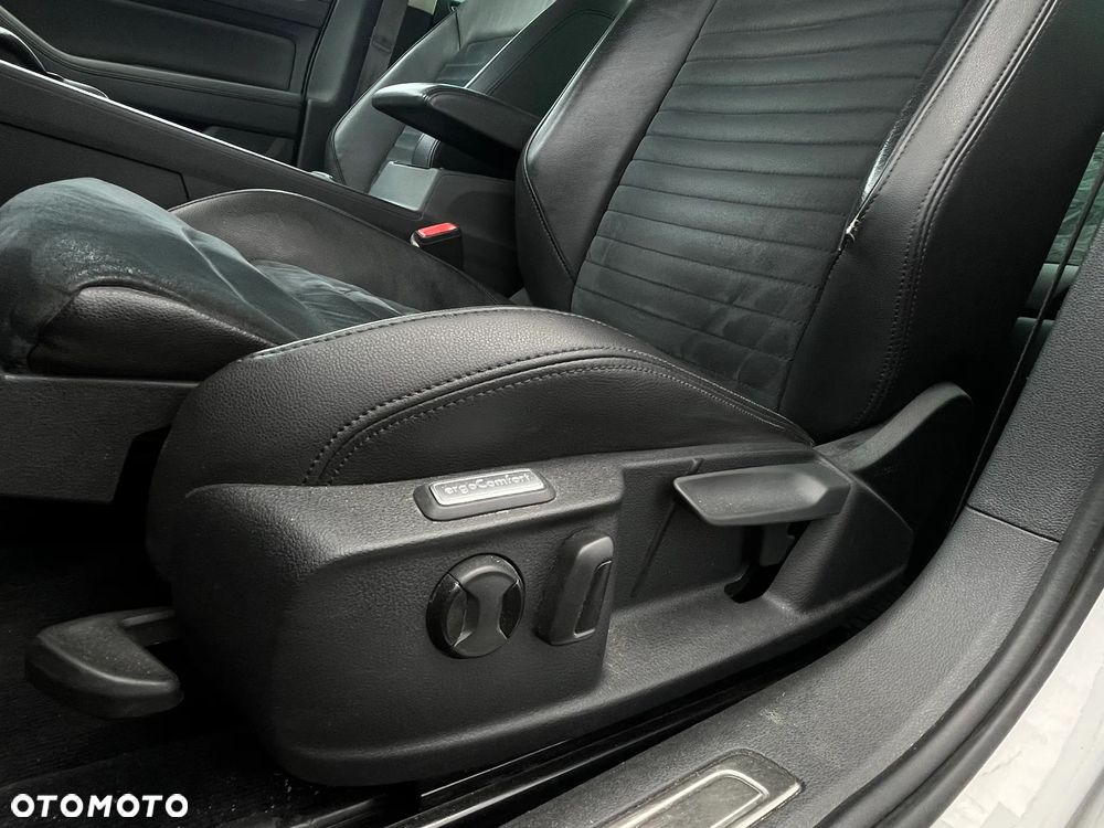 Volkswagen Passat 2.0 TDI BMT Highline DSG - 9