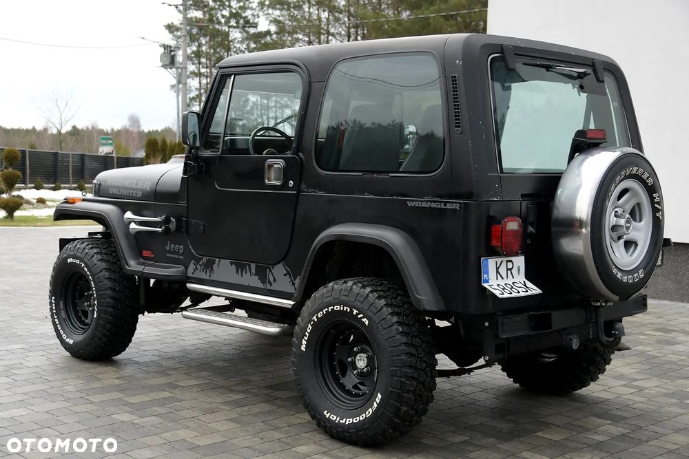 Jeep Wrangler - 8