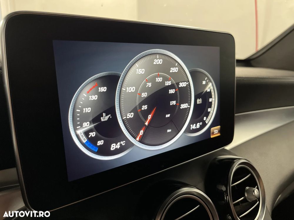 Mercedes-Benz GLC 300 4MATIC 9G-TRONIC AMG Line - 22