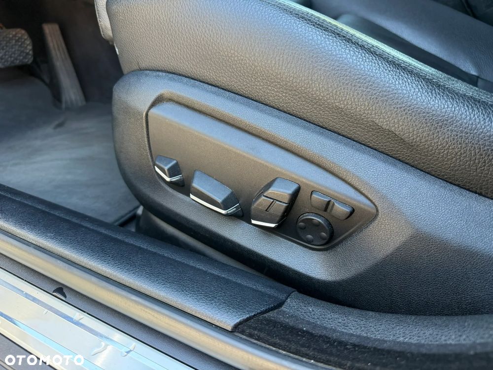 BMW Seria 5 525d Luxury Line - 19