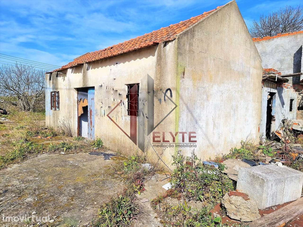 Terreno com casa em Ruinas - Grande imagem: 2/15