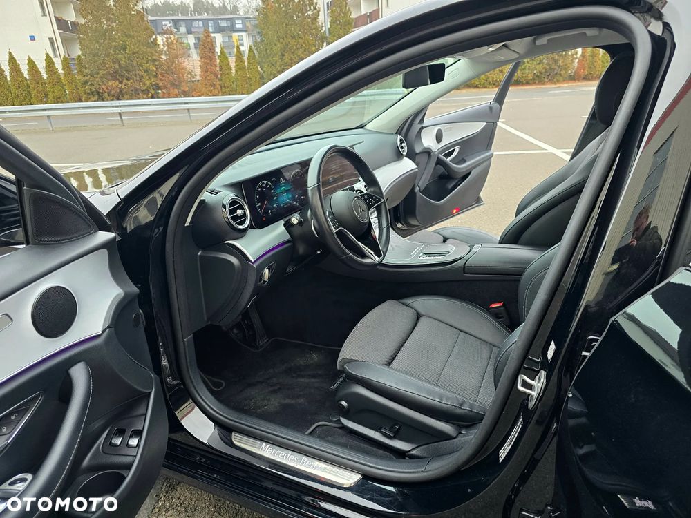 Mercedes-Benz Klasa E 300 Business Edition - 9