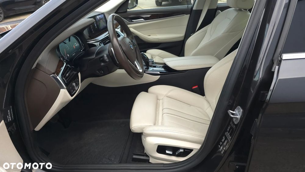BMW Seria 5 530i Luxury Line - 27