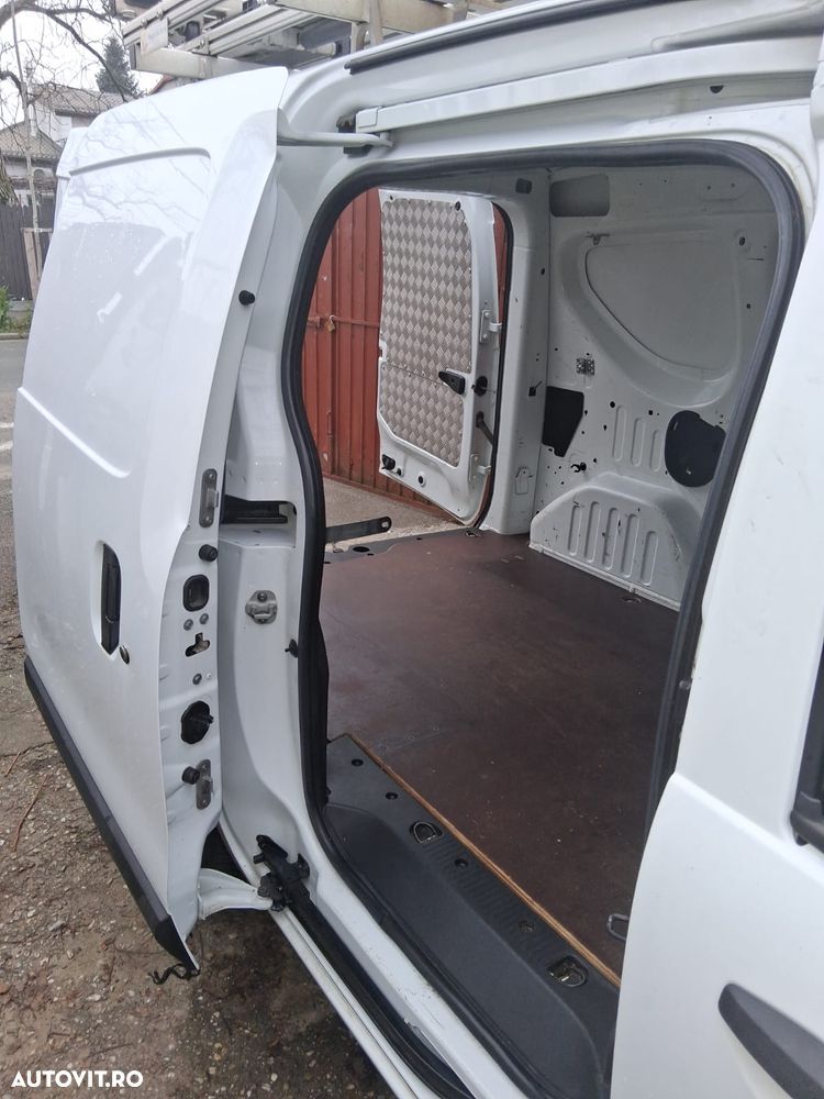 Dacia Dokker 1.5 dCi 90 CP Laureate - 12