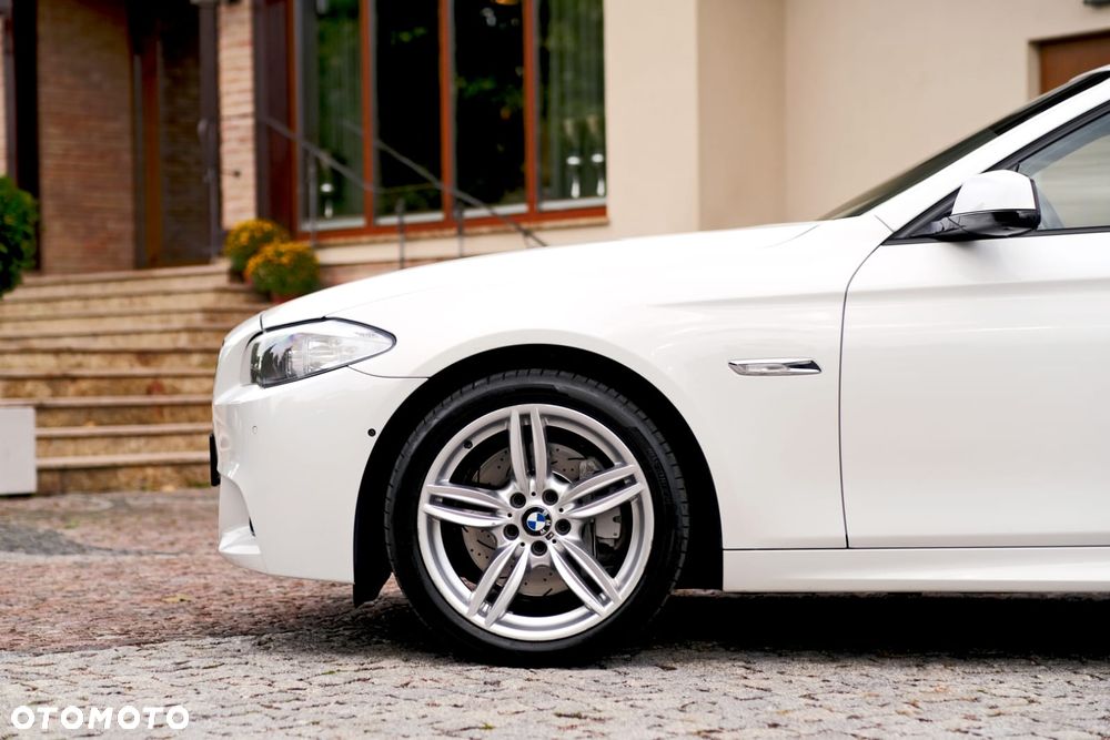 BMW Seria 5 535i xDrive Sport-Aut - 32