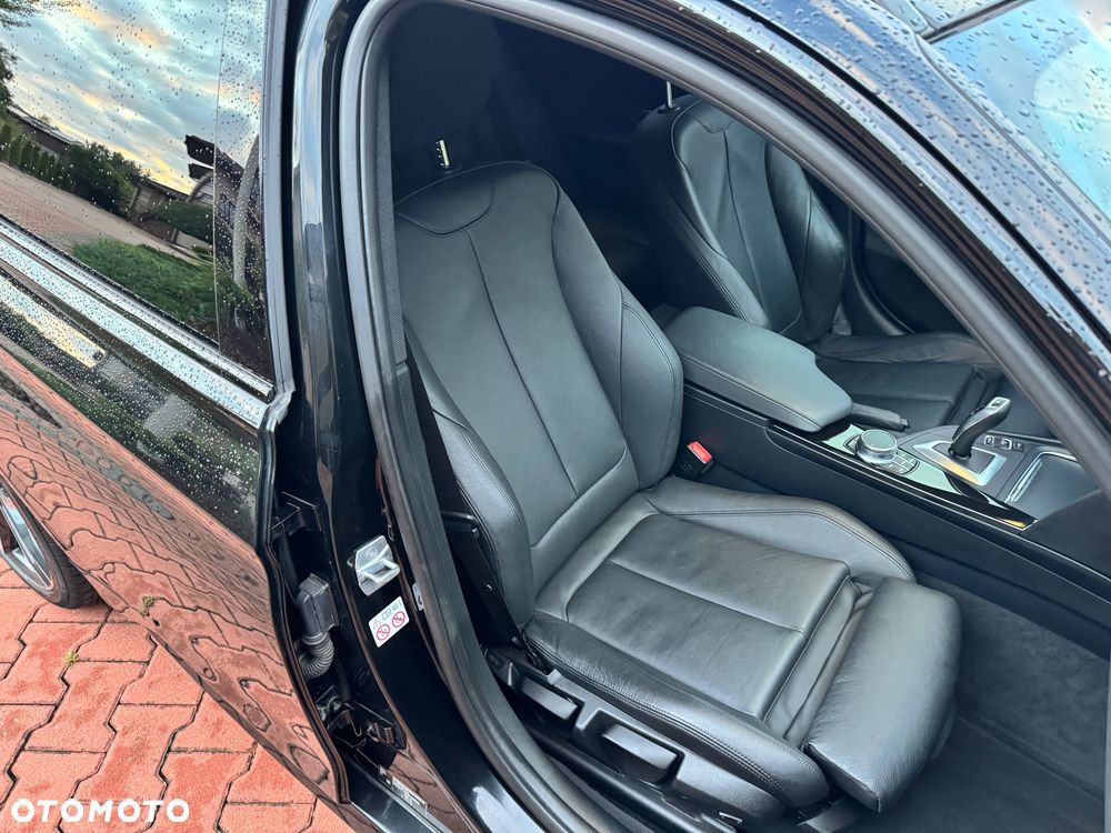 BMW Seria 3 318i GPF M Sport Shadow - 22