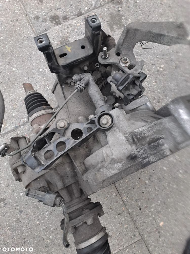 Skoda Roomster Rapid Jeti 1.4 TDi 80KM skrzynia biegów kod JDE - 2