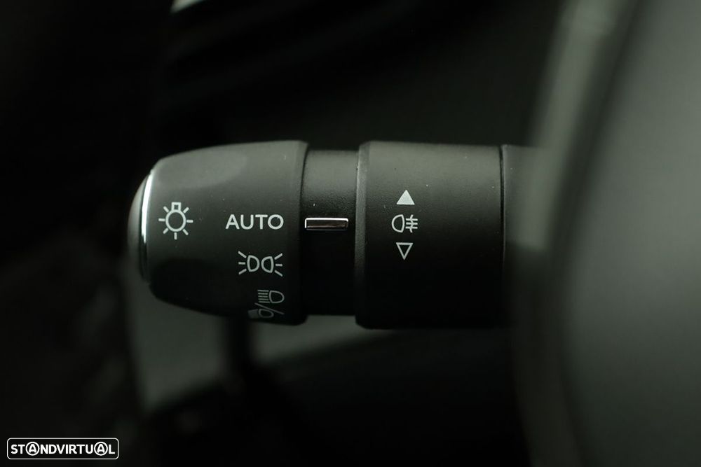 Peugeot 208 1.2 PureTech Allure - 17