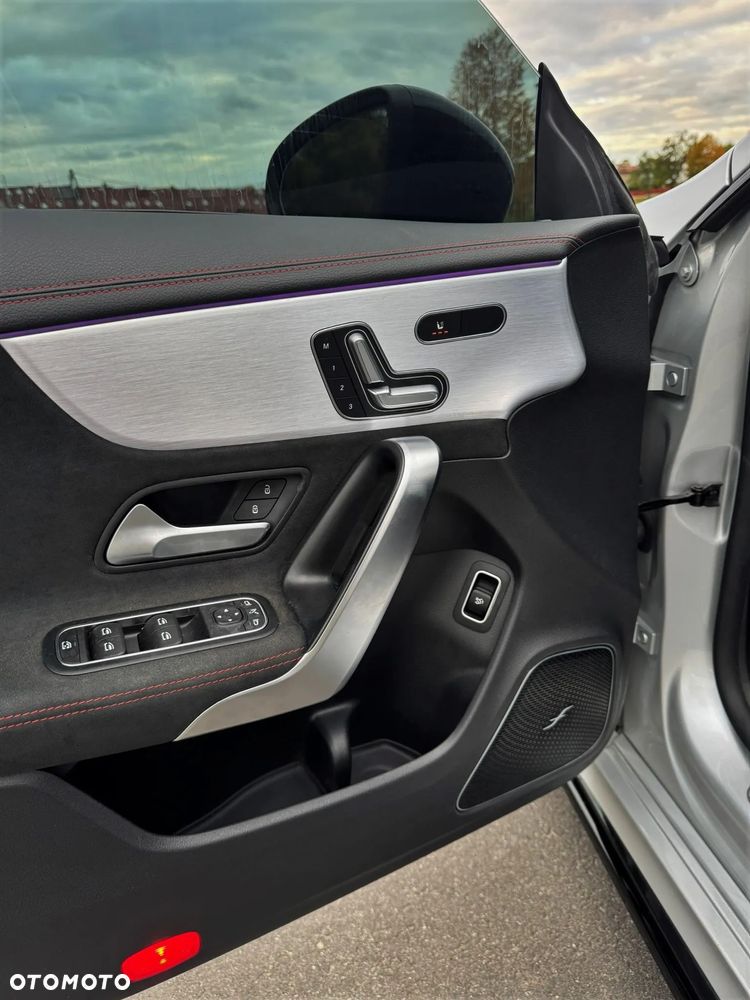 Mercedes-Benz CLA AMG 35 4Matic AMG Speedshift 7G-DCT - 17