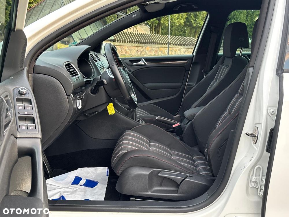 Volkswagen Golf 2.0 GTI - 9
