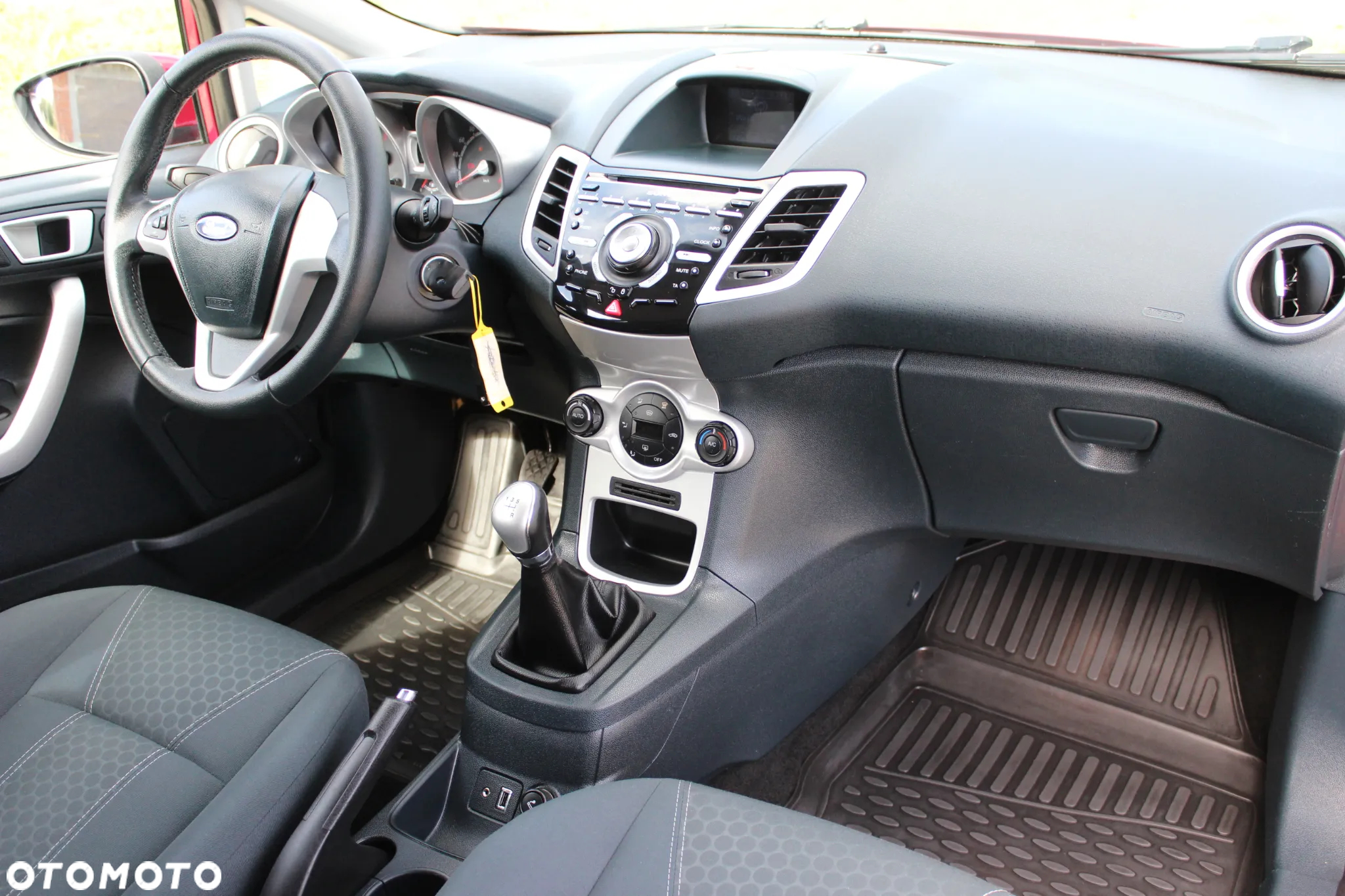 Ford Fiesta 1.25 Titanium X - 23