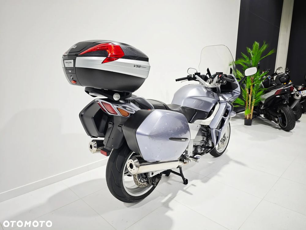 Yamaha FJR - 10