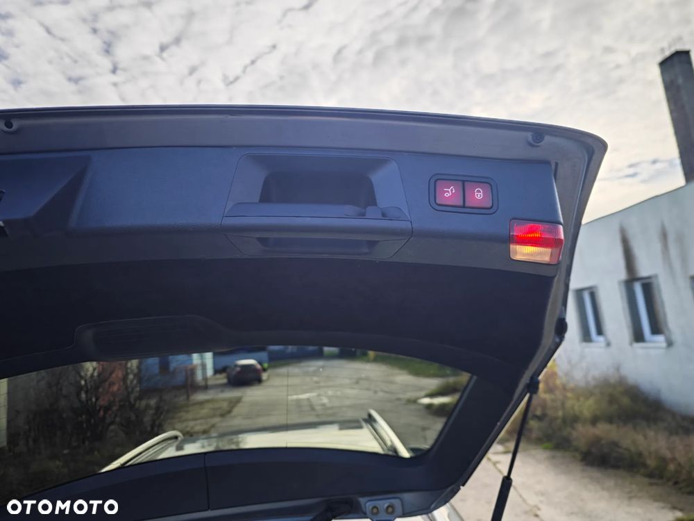 Mercedes-Benz Klasa C 320 CDI Avantgarde 4-Matic - 6