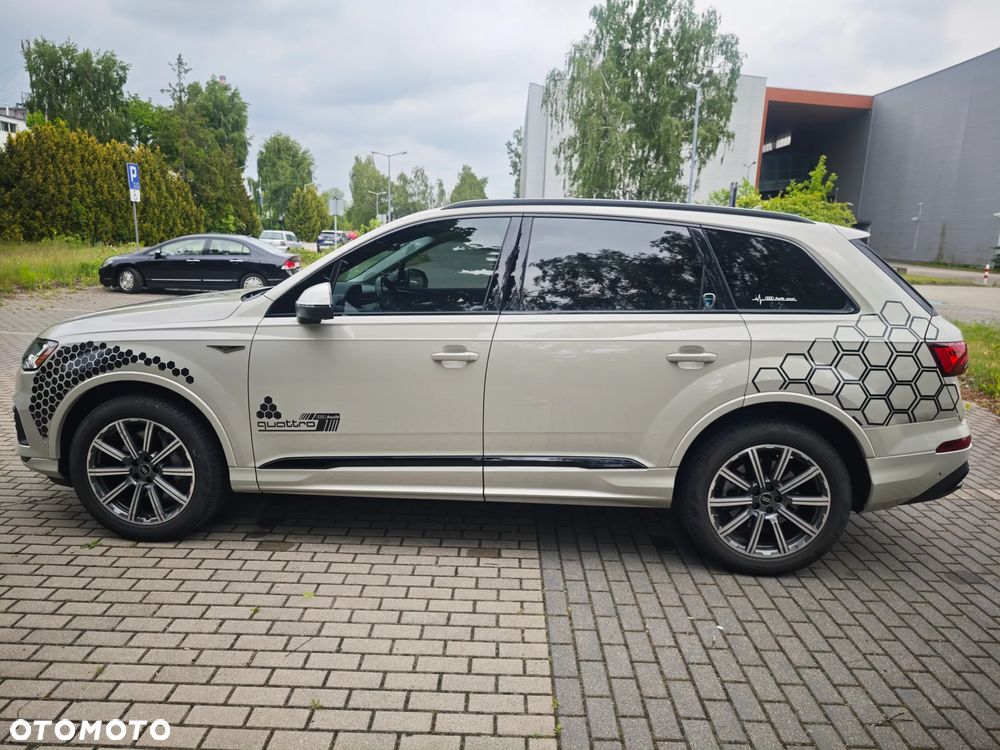 Audi Q7 - 1