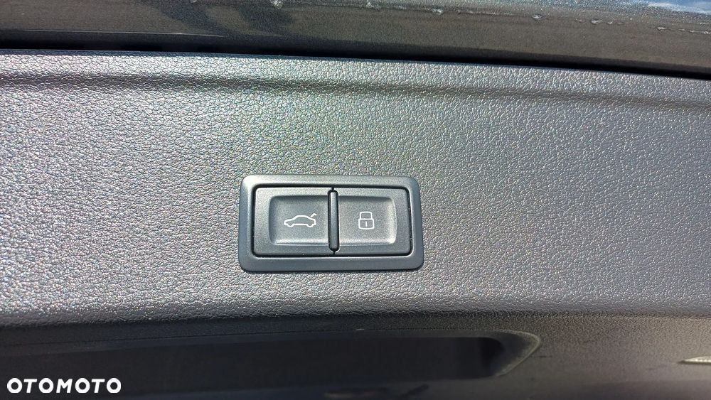 Audi A4 Avant 3.0 TDI quattro tiptronic - 33