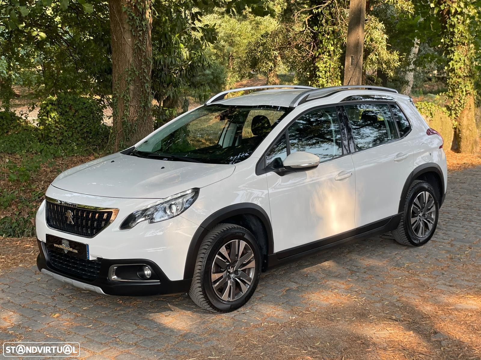 Peugeot 2008 1.2 PureTech Allure - 29