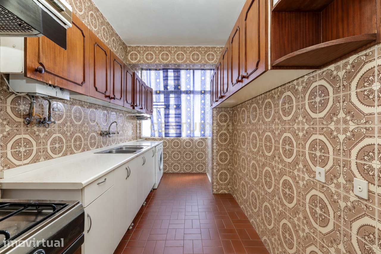 Apartamento T3 com 86m2 na Av. da Aviação Portuguesa. Sala ampla, 2 w. - Grande imagem: 3/18