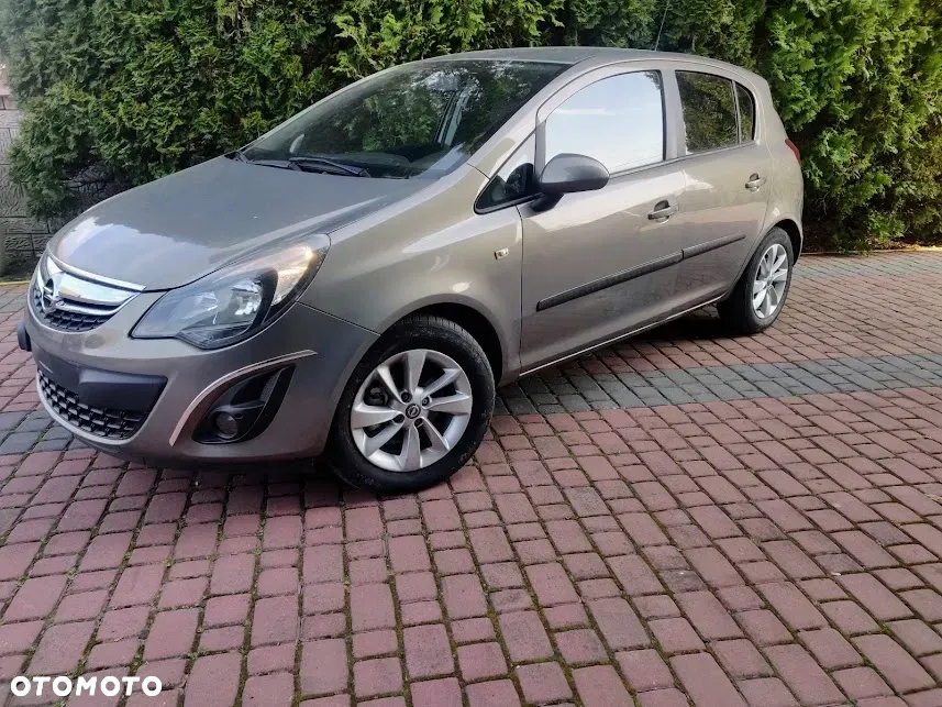 Opel Corsa 1.2 16V Cosmo - 3