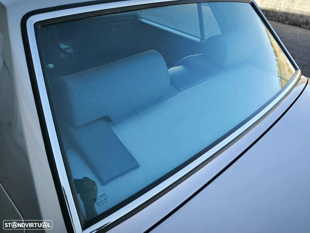 Rolls Royce Silver Spur - 32