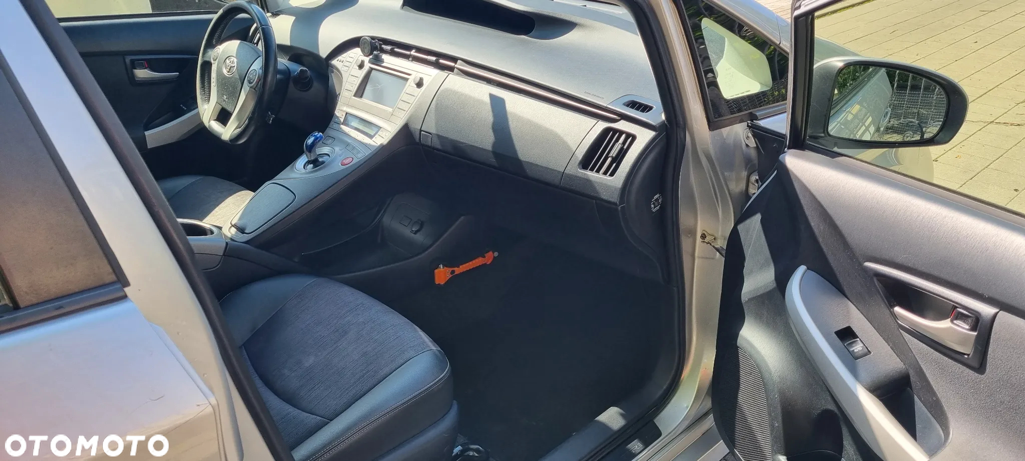 Toyota Prius 1.8 HSD Prestige - 10