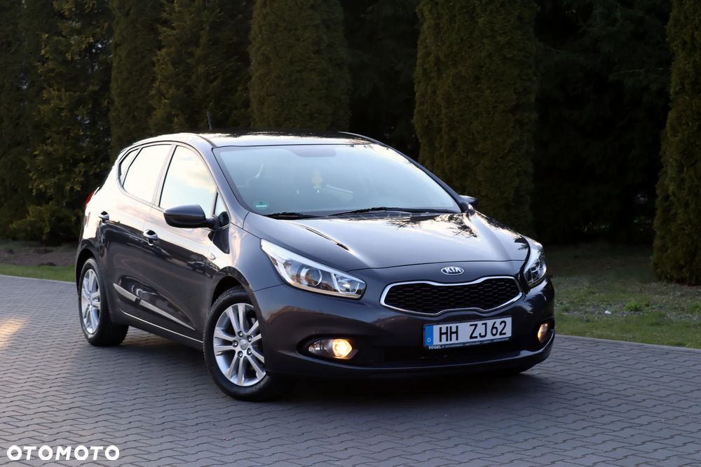 Kia Ceed 1.6 GDI Dream Team Edition - 15