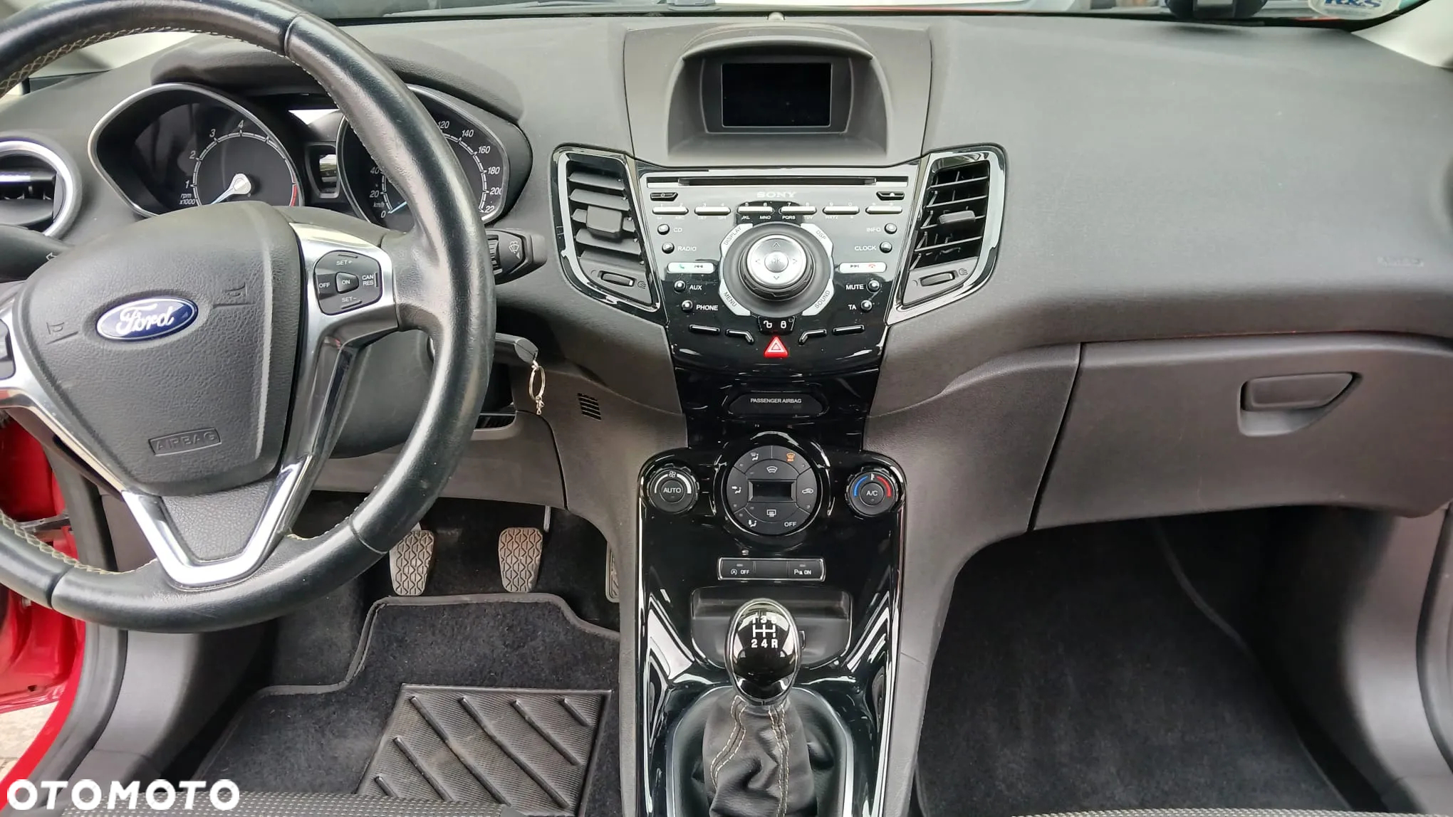 Ford Fiesta 1.0 EcoBoost Titanium - 12