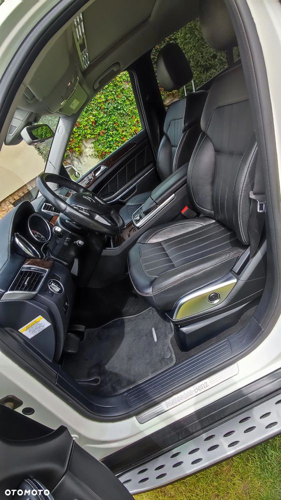Mercedes-Benz GL 500 4-Matic - 12