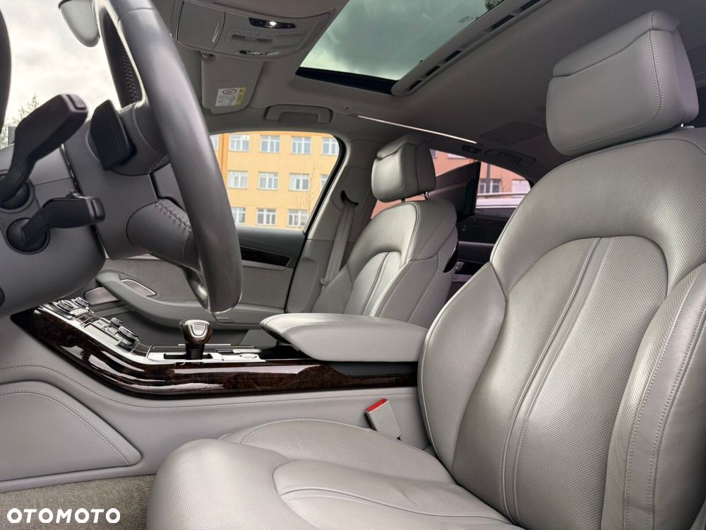 Audi A8 - 12