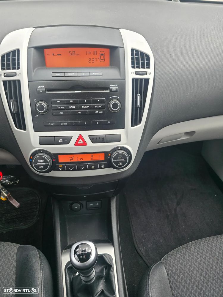 Kia Ceed SW 1.6 CRDi LX - 8