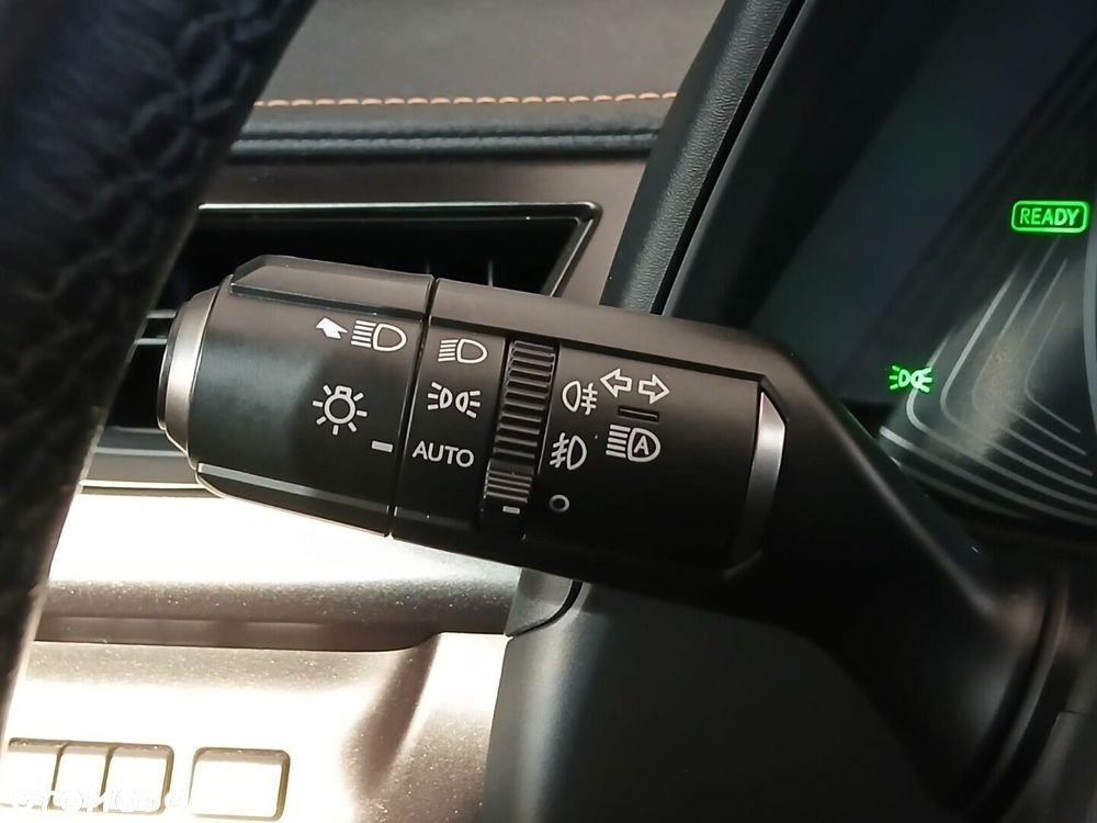 Lexus UX 250h GPF Business 2WD - 28