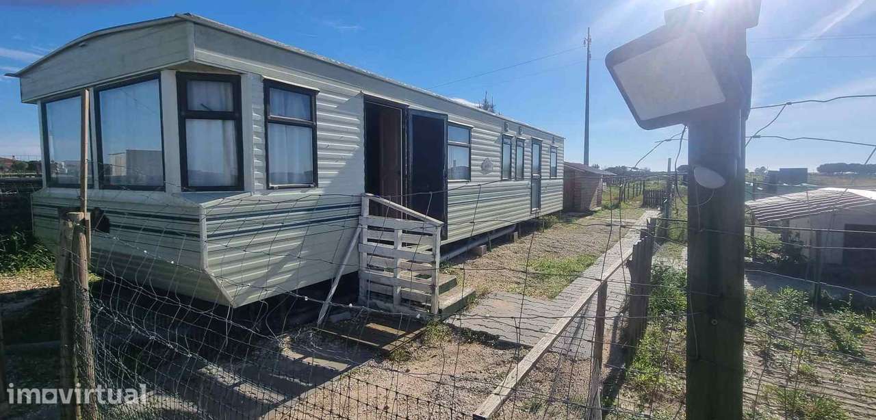 Grande terreno com casa móvel, pronto a habitar - Grande imagem: 2/36