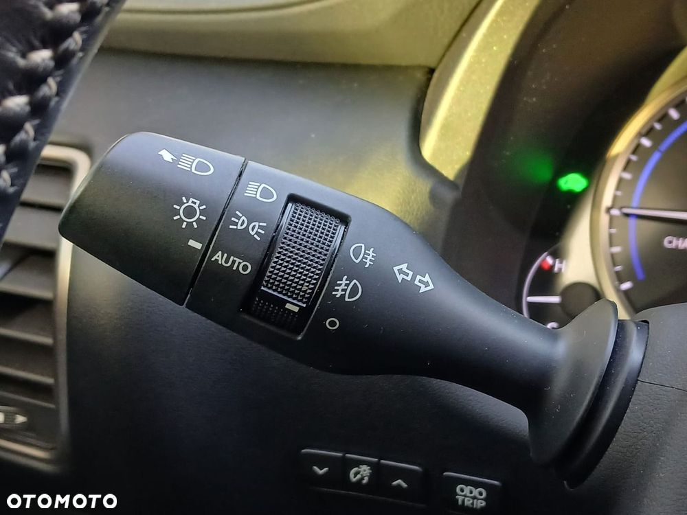 Lexus NX 300h F Impression AWD - 32