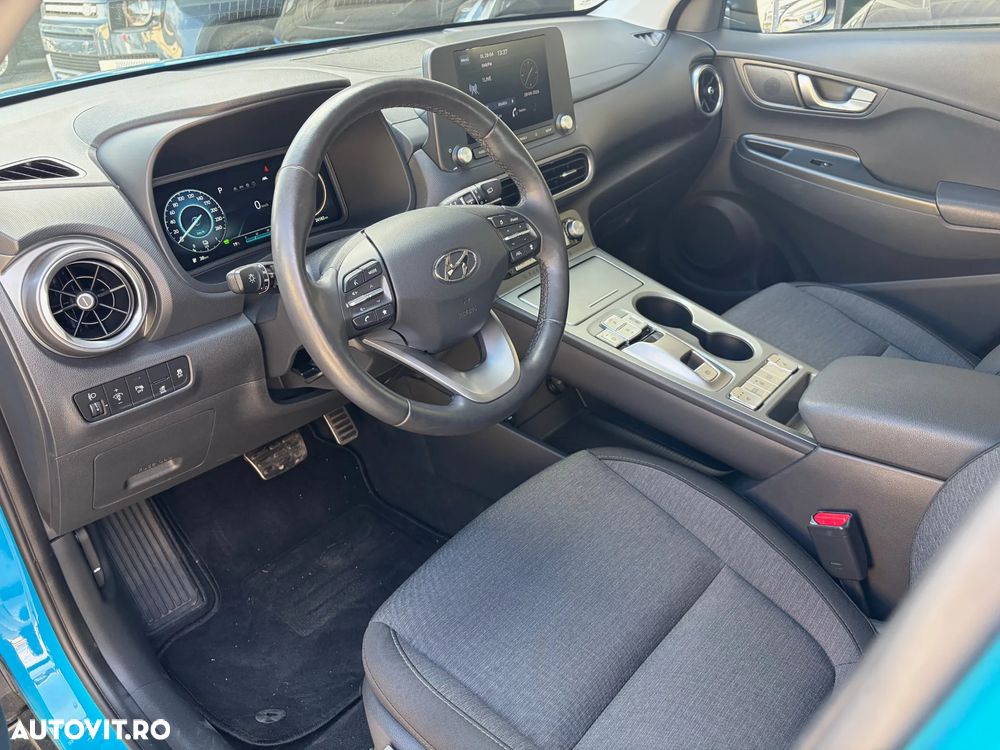 Hyundai KONA Select - 19