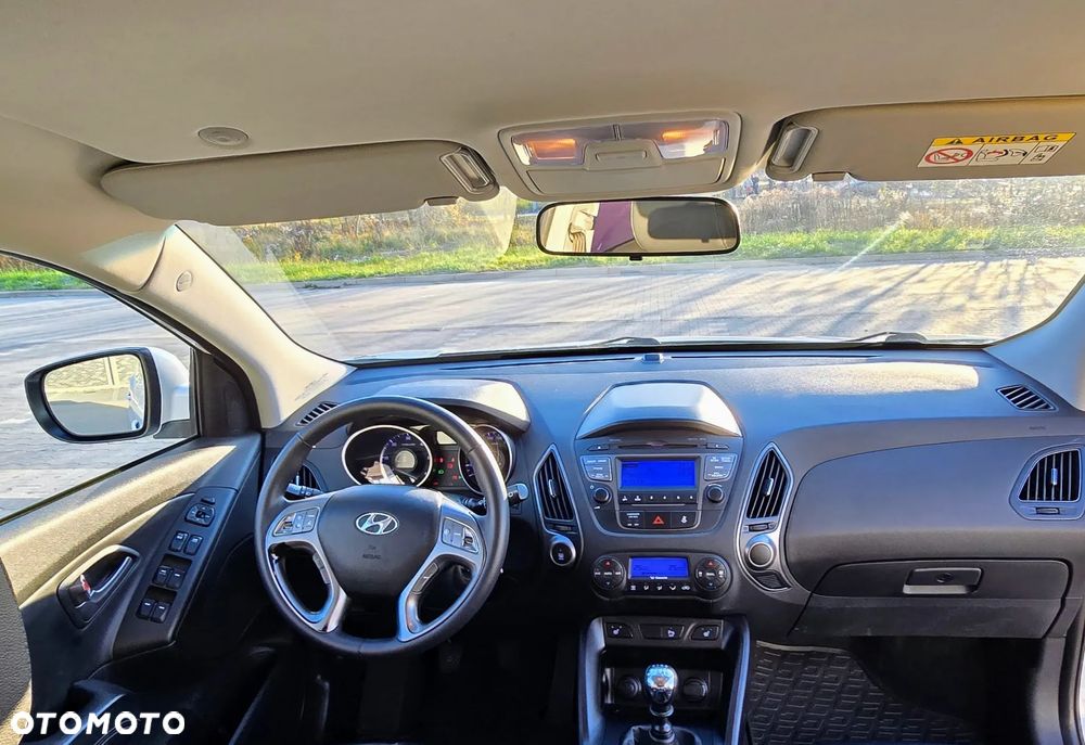 Hyundai ix35 2.0 CRDi 4WD Fifa World Cup Silver Edition - 8