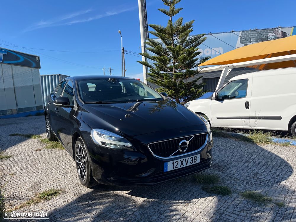 Volvo V40 2.0 D3 Momentum - 4