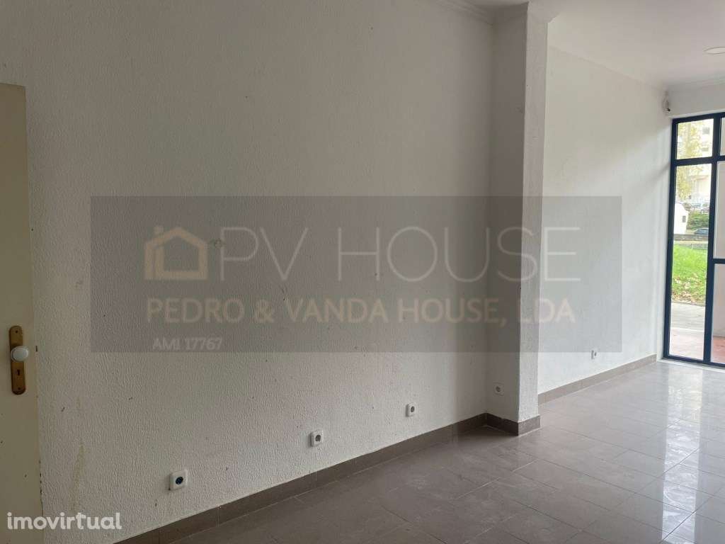 Loja com 30 m² em Massamá - Excelente Localização - Grande imagem: 5/9