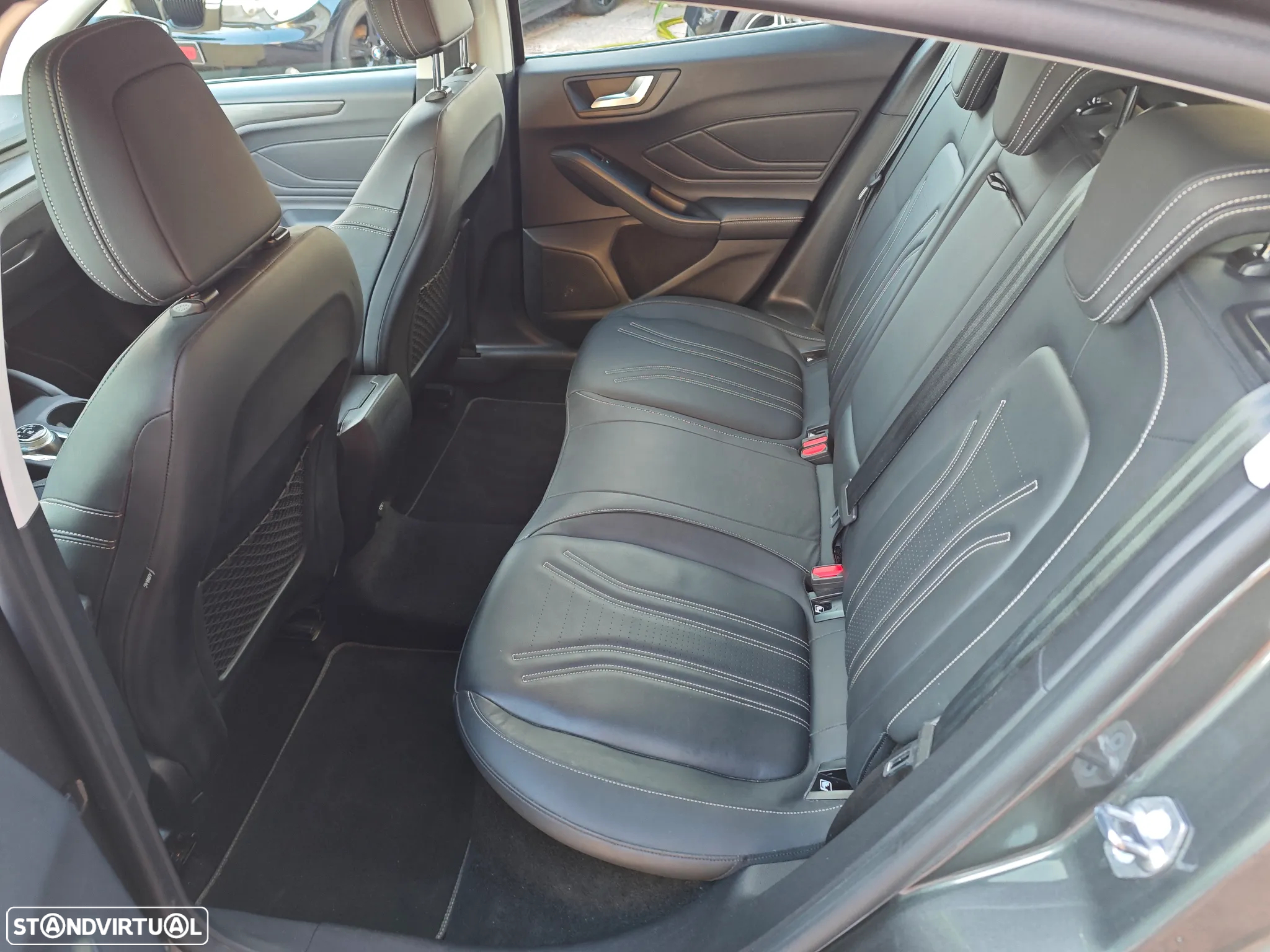 Ford Focus 1.5 EcoBoost Vignale Aut. - 25