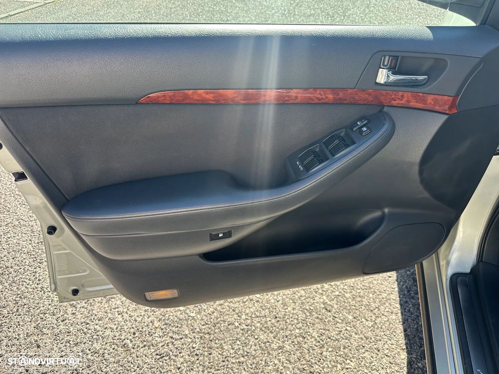 Toyota Avensis S/D 1.6 Sol EC - 6