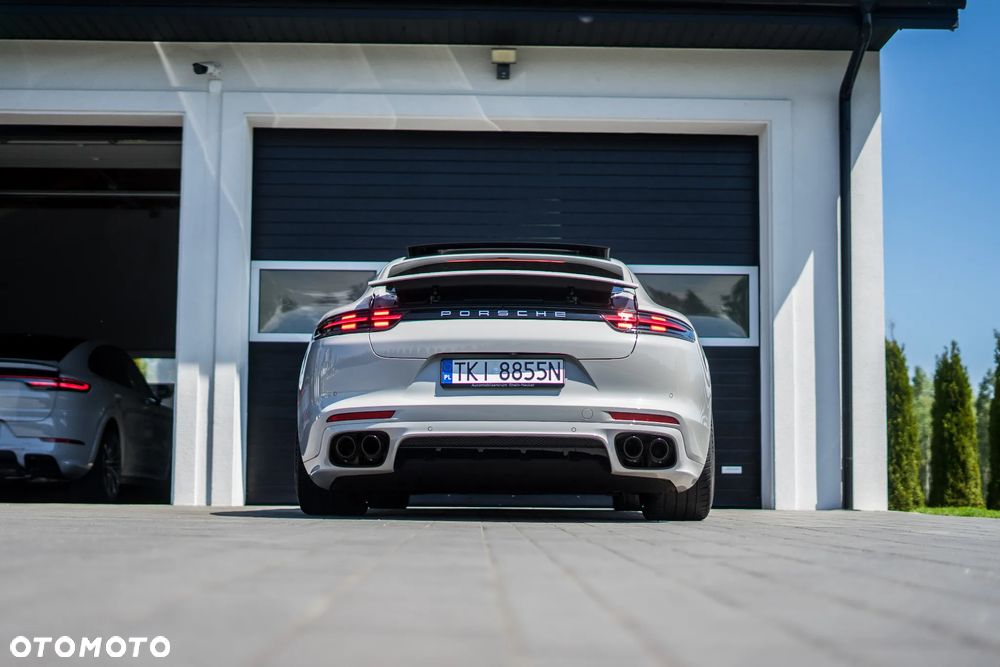Porsche Panamera - 18