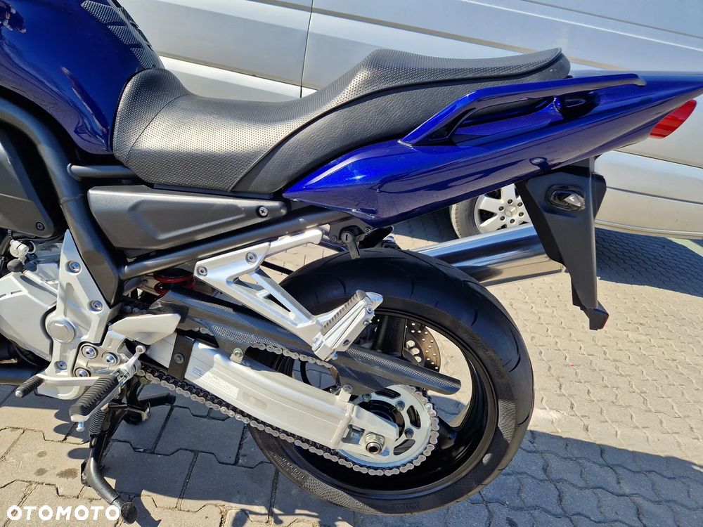 Yamaha FZS - 7