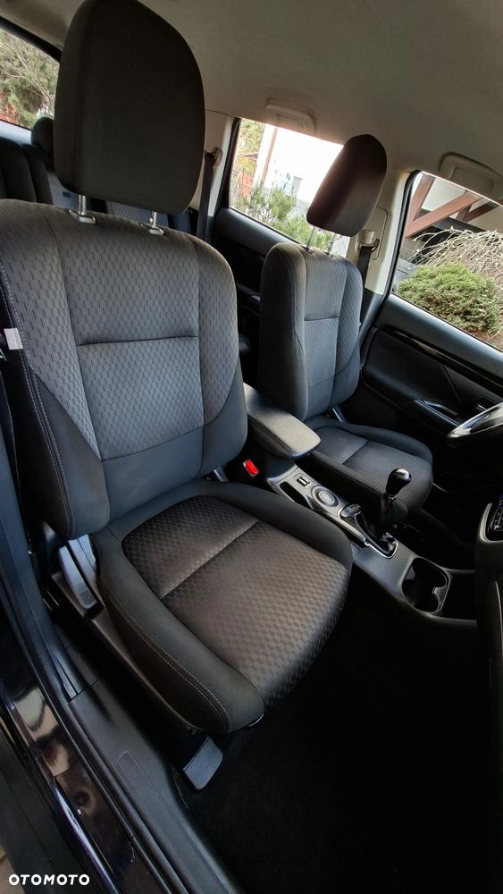 Mitsubishi Outlander 2.0 2WD Inform - 19