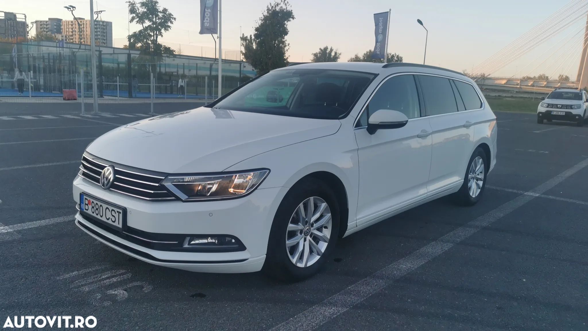 Volkswagen Passat Variant 2.0 TDI DSG (BlueMotion Technology) Trendline - 1